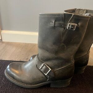 Frye Dean antiqued Black/ Gray Moto boots 9.5